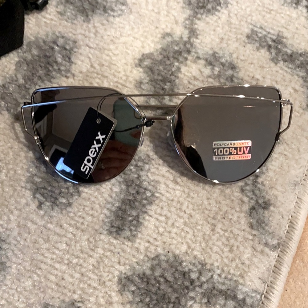 Silver cateye browbar aviator sunglasses NWT
